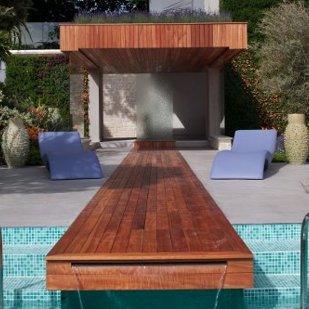 decking water feature (Silva)