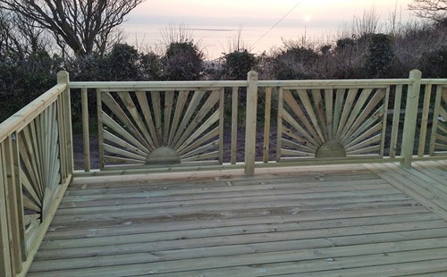 Cheshire Moulding Sunpanel Balustrade 2