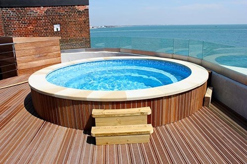 Gripdeck Hot Tub (1) (1)