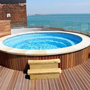 Gripdeck Hot Tub (1) (1)